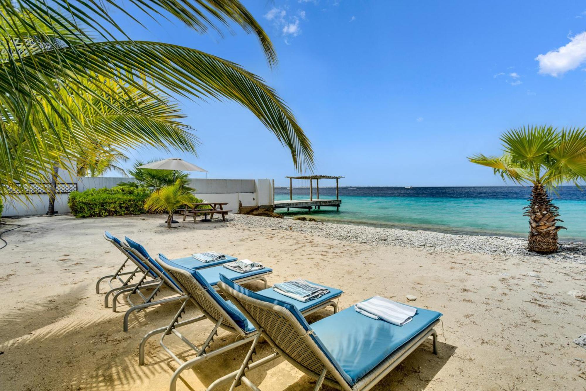 Oceanfront - Villa Port Of Call - Playa Kültér fotó