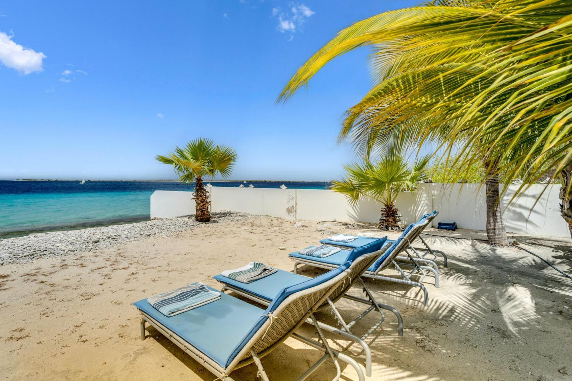 Oceanfront - Villa Port Of Call - Playa Kültér fotó