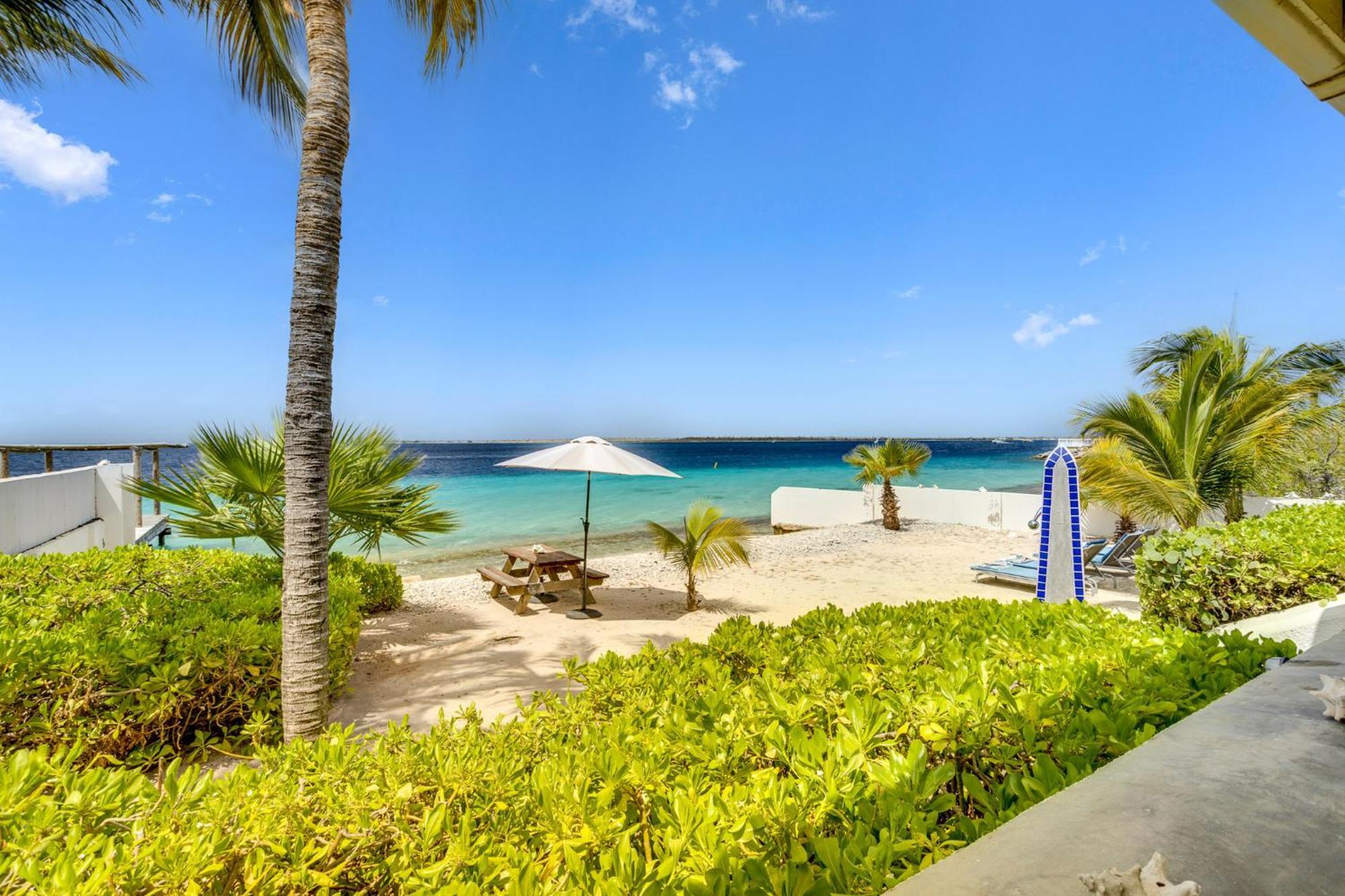 Oceanfront - Villa Port Of Call - Playa Kültér fotó