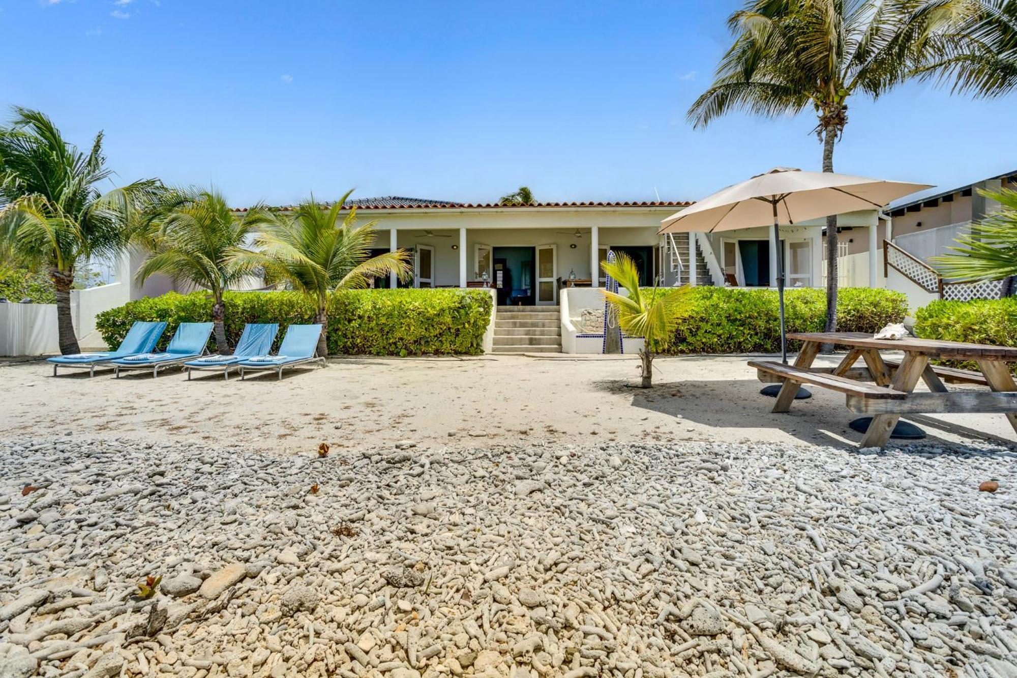 Oceanfront - Villa Port Of Call - Playa Kültér fotó